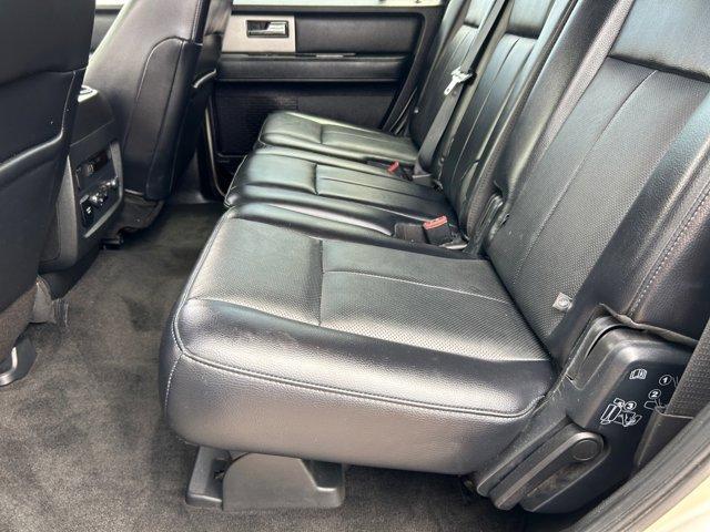 Photo of 2017 White Gold Ford Expedition