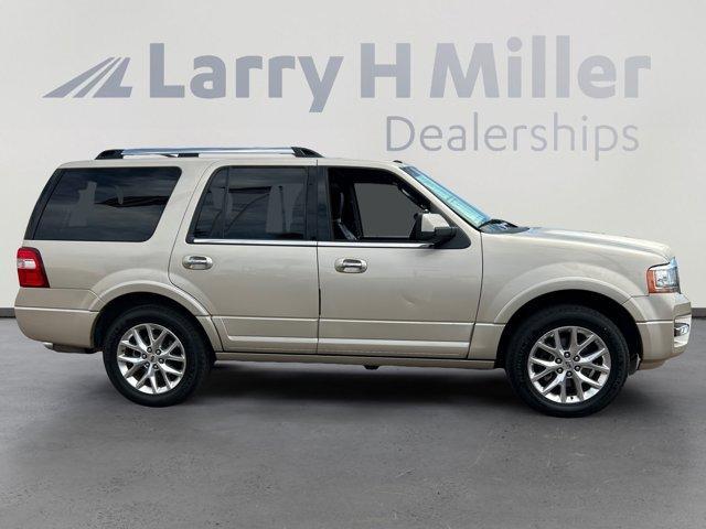 Photo of 2017 White Gold Ford Expedition