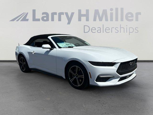 Photo of 2025 White Ford Mustang