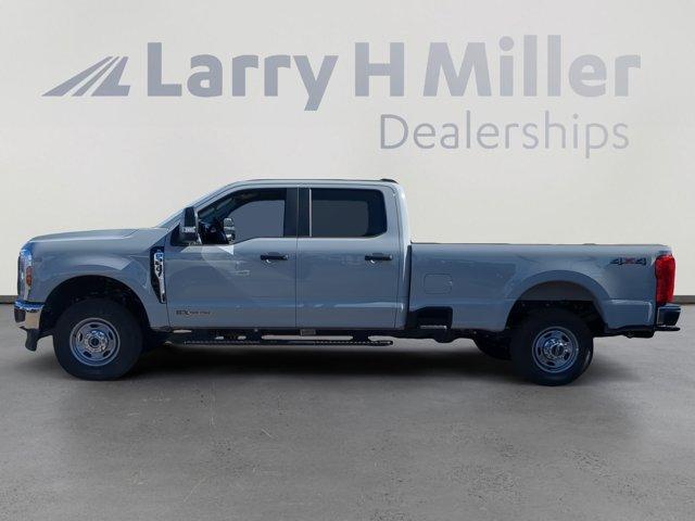 Photo of 2025 Gray Ford F-350