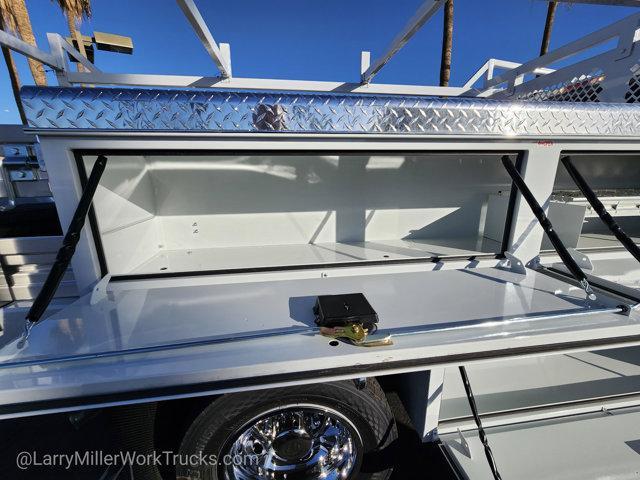 Photo of 2026 White Ford F-450
