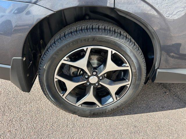 Photo of 2014 Dark Gray Metallic Subaru Forester