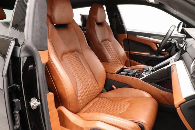 Photo of 2019 Black Lamborghini Urus