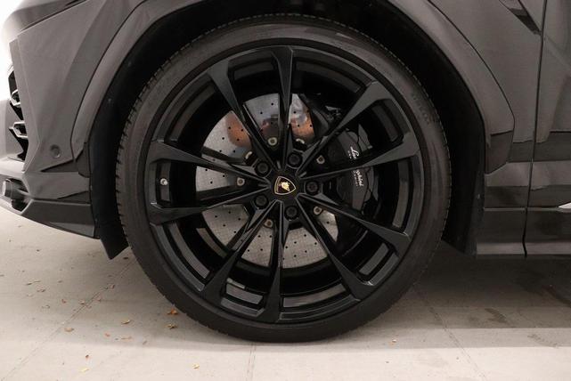 Photo of 2019 Black Lamborghini Urus