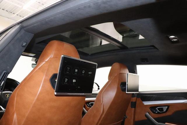 Photo of 2019 Black Lamborghini Urus