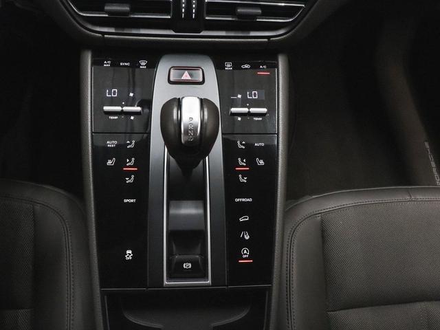 Photo of 2022 Volcano Grey Metallic Porsche Macan