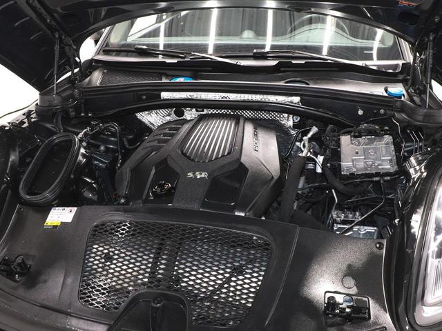Photo of 2022 Volcano Grey Metallic Porsche Macan