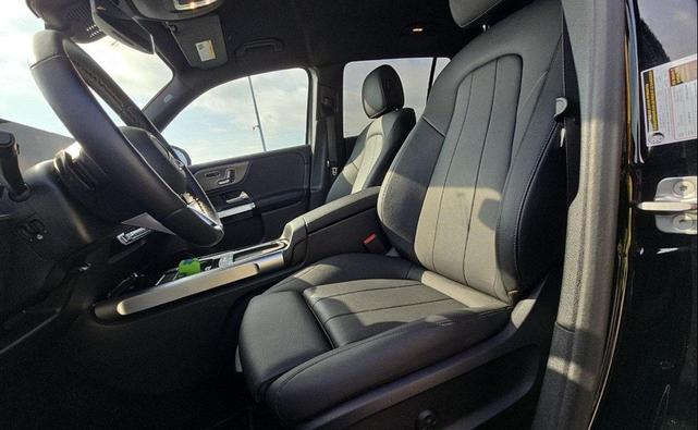 Photo of 2025 Black Mercedes-Benz GLB 250
