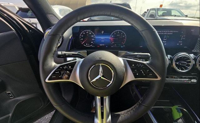 Photo of 2025 Black Mercedes-Benz GLB 250