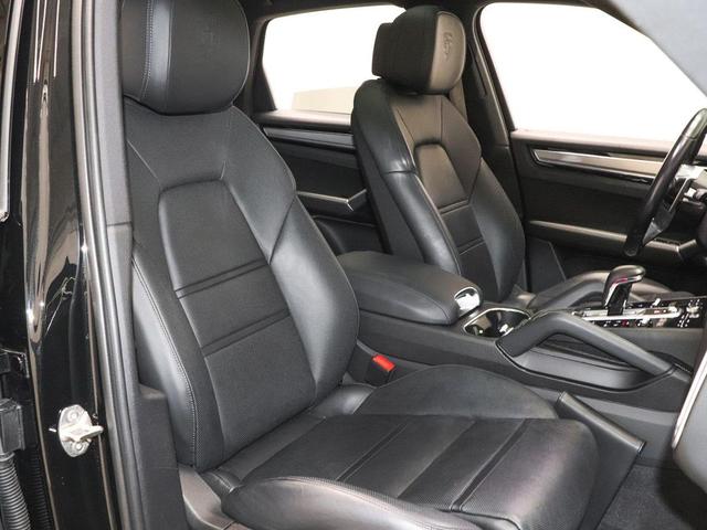 Photo of 2023 Black Porsche Cayenne