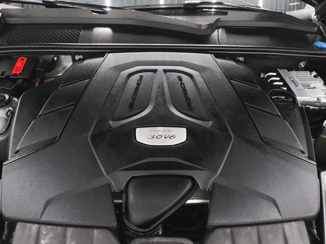 Photo of 2023 Black Porsche Cayenne