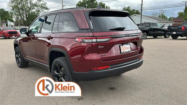 Photo of 2025 Velvet Red Pearlcoat Jeep Grand Cherokee