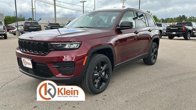 Photo of 2025 Velvet Red Pearlcoat Jeep Grand Cherokee