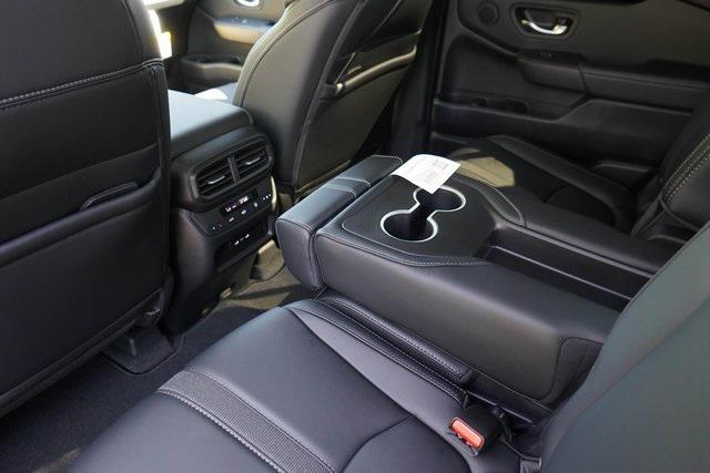 Photo of 2025 Platinum White Pearl Honda Pilot