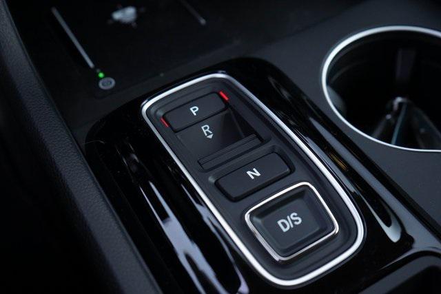 Photo of 2025 Platinum White Pearl Honda Pilot