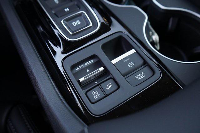 Photo of 2025 Platinum White Pearl Honda Pilot