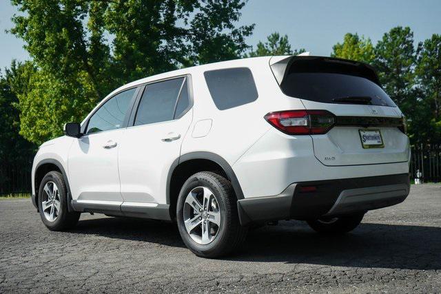 Photo of 2025 Platinum White Pearl Honda Pilot