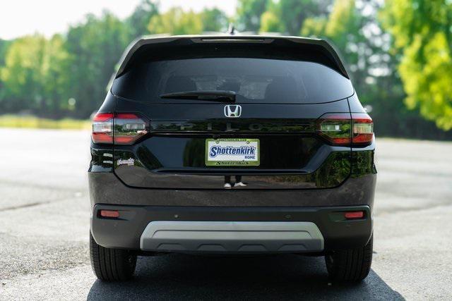 Photo of 2025 Crystal Black Pearl Honda Pilot
