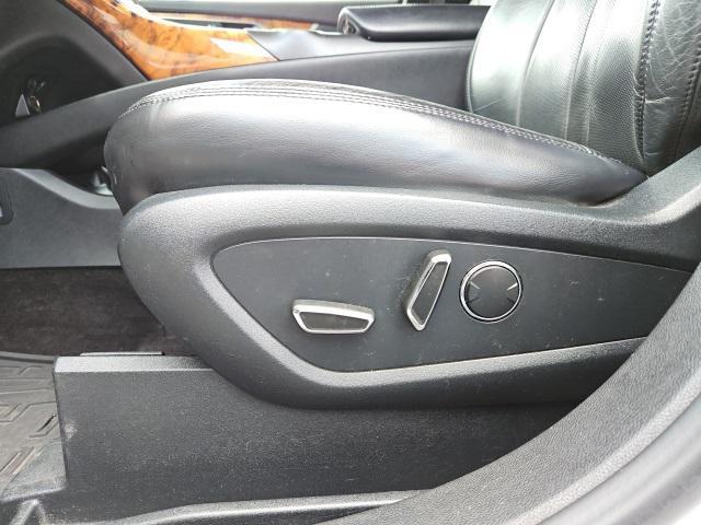 Photo of 2016 White Platinum Metallic Tri-Coat Lincoln MKX