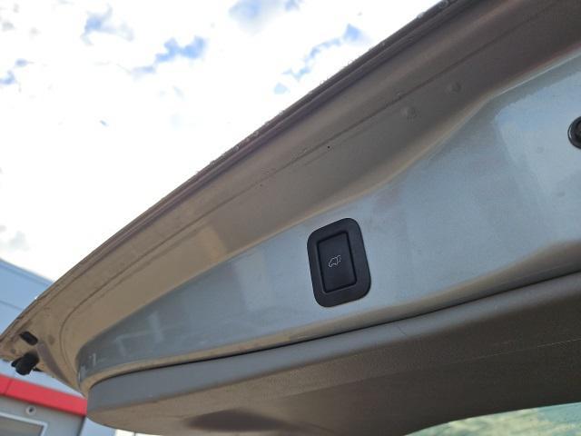 Photo of 2017 Celestial Silver Metallic Toyota Highlander