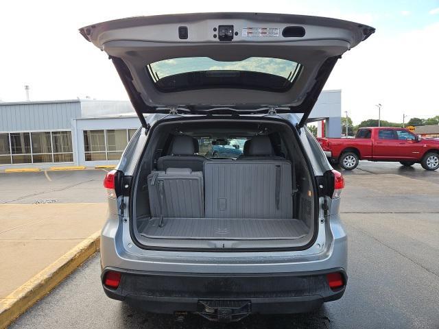 Photo of 2017 Celestial Silver Metallic Toyota Highlander