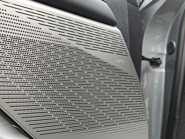 Photo of 2025 Argent Silver Metallic Cadillac OPTIQ