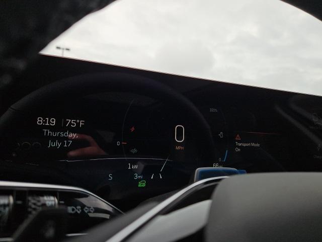Photo of 2025 Argent Silver Metallic Cadillac OPTIQ