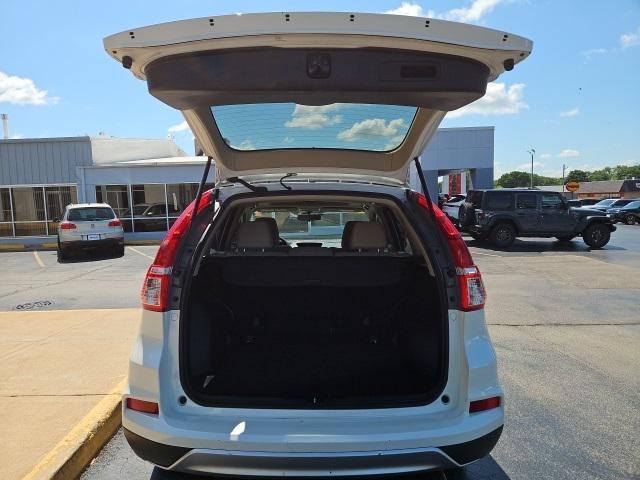 Photo of 2016 White Diamond Pearl Honda CR-V