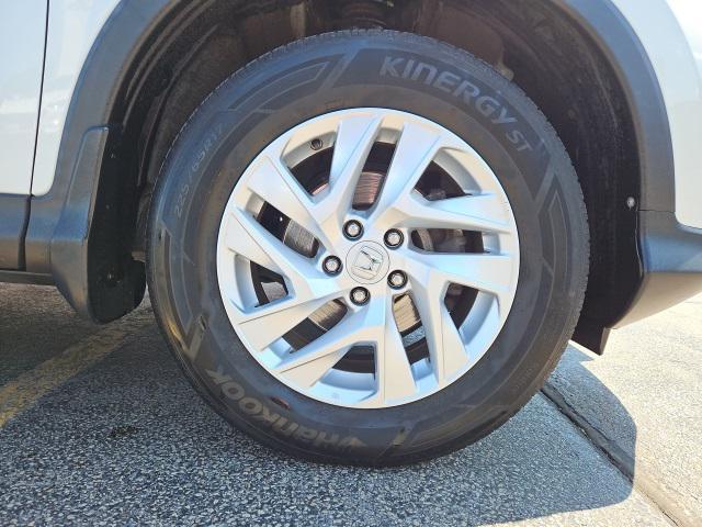 Photo of 2016 White Diamond Pearl Honda CR-V