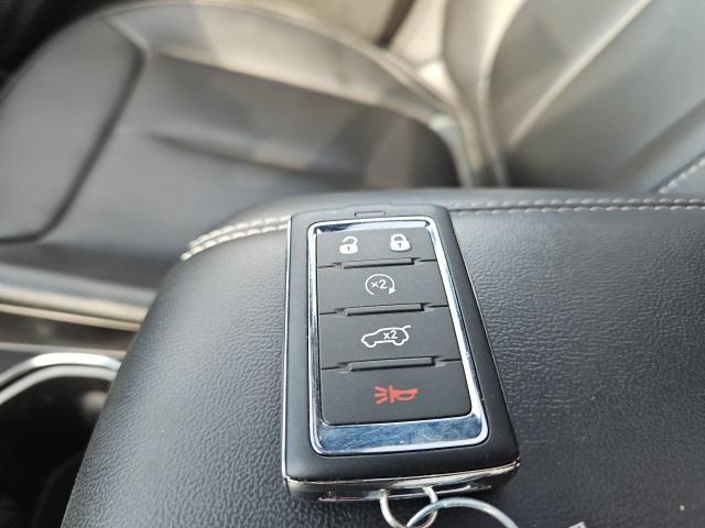 Photo of 2024 Bright White Clearcoat Jeep Grand Cherokee