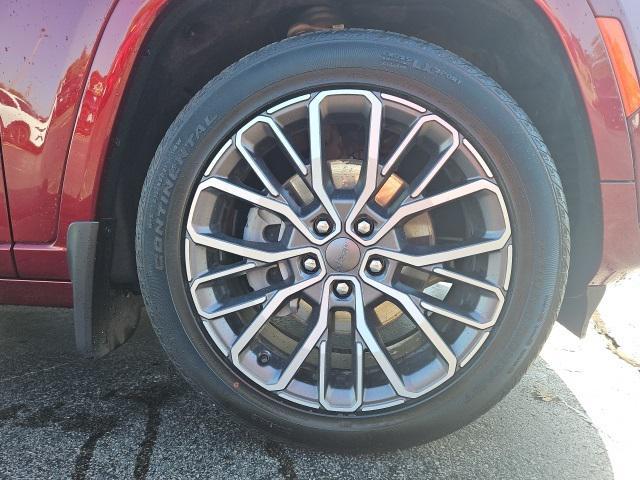 Photo of 2024 Velvet Red Pearlcoat Jeep Grand Cherokee L