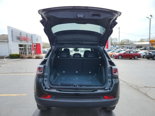 Photo of 2025 Bright White Clearcoat Jeep Compass