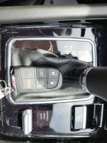 Photo of 2025 Bright White Clearcoat Jeep Compass