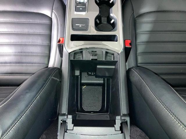 Photo of 2024 Agate Black Metallic Ford Edge