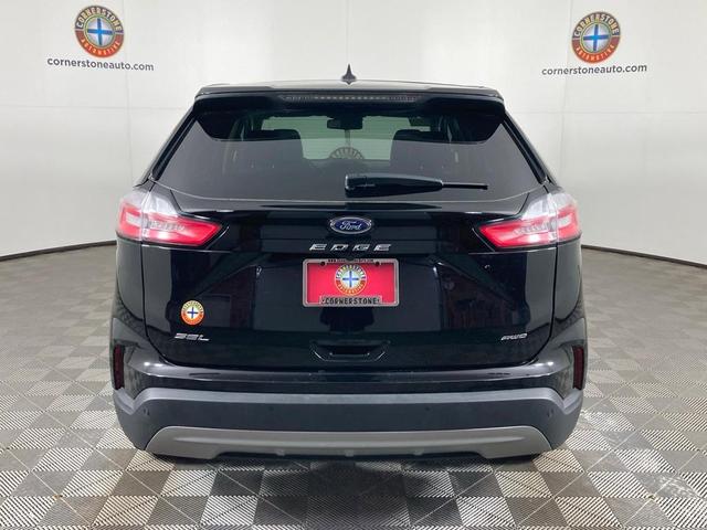 Photo of 2024 Agate Black Metallic Ford Edge