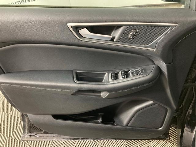 Photo of 2024 Agate Black Metallic Ford Edge