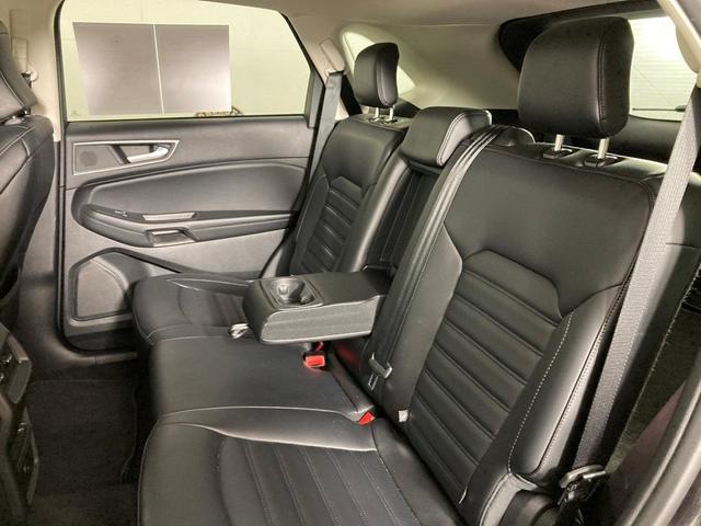 Photo of 2024 Agate Black Metallic Ford Edge