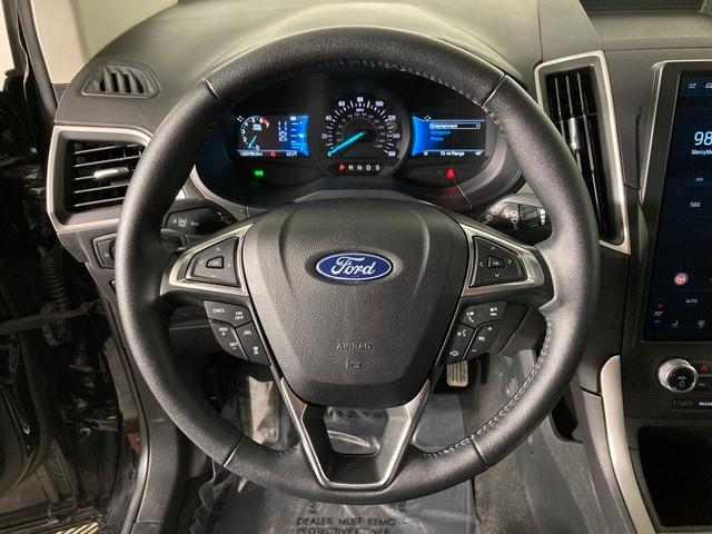 Photo of 2024 Agate Black Metallic Ford Edge