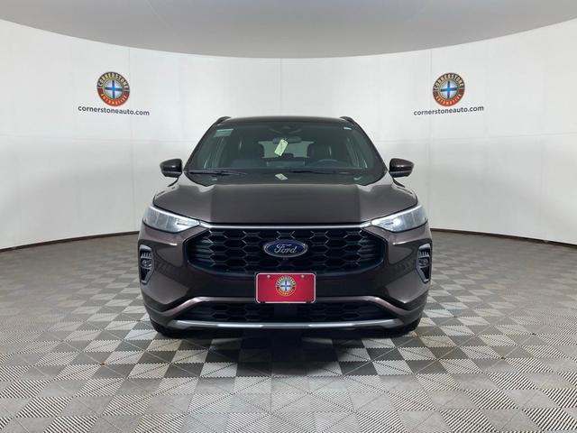 Photo of 2023 Cinnabar Red Metallic Ford Escape