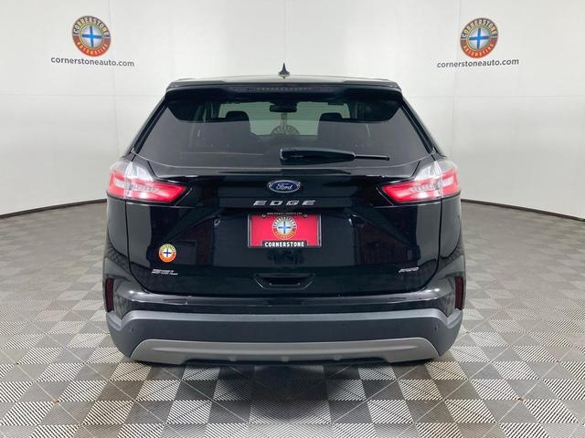 Photo of 2024 Agate Black Metallic Ford Edge