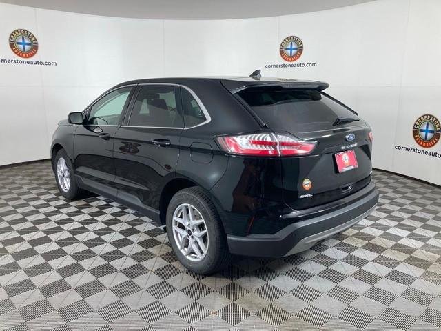Photo of 2024 Agate Black Metallic Ford Edge