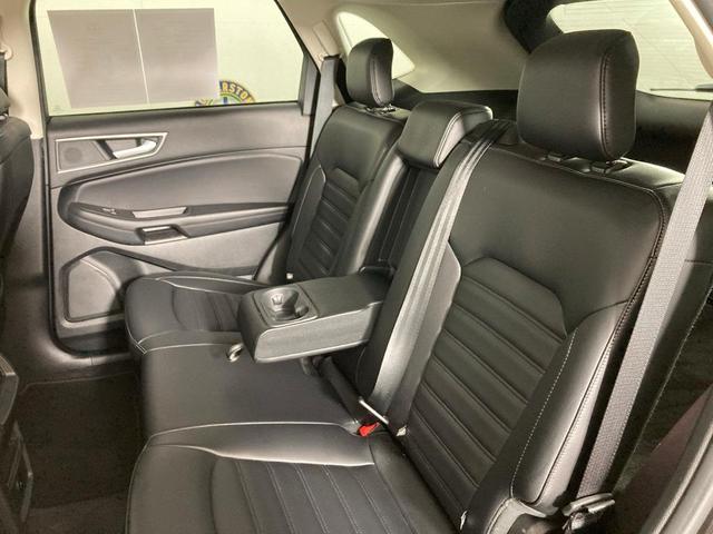 Photo of 2024 Agate Black Metallic Ford Edge