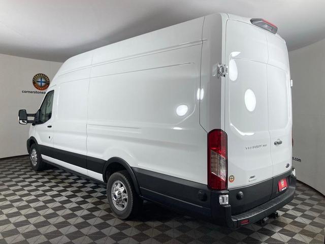 Photo of 2025 Oxford White Ford Transit-350