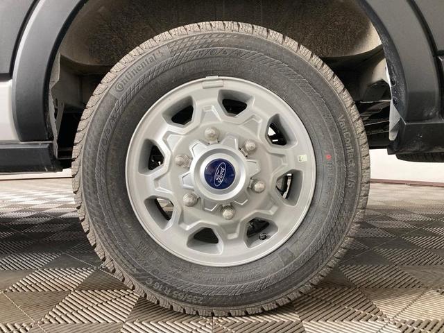 Photo of 2025 Oxford White Ford Transit-350