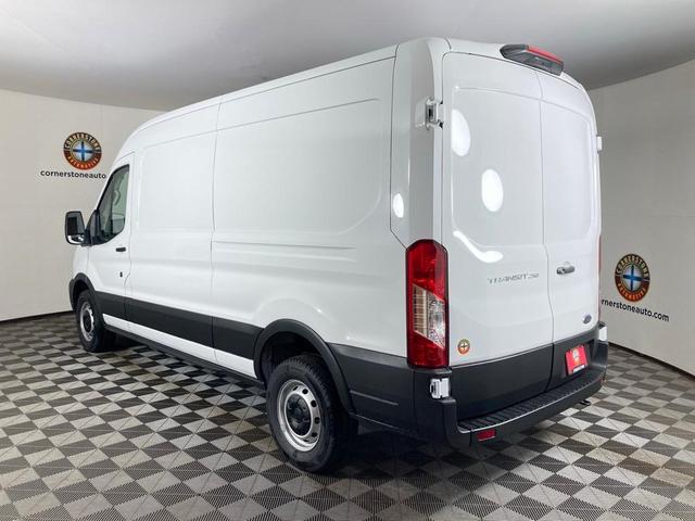 Photo of 2025 Oxford White Ford Transit-250
