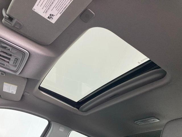 Photo of 2023 Summit White GMC Sierra 1500
