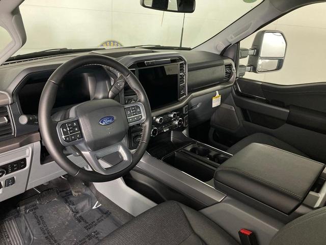 Photo of 2025 Oxford White Ford F-150