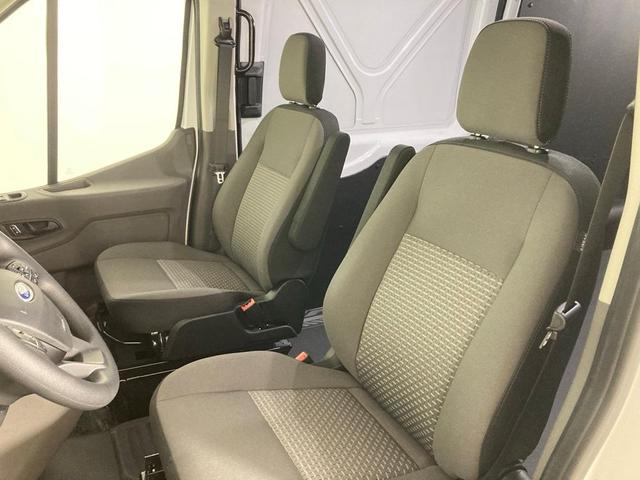 Photo of 2025 Oxford White Ford Transit-350