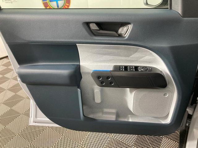 Photo of 2025 White Metallic Ford Maverick