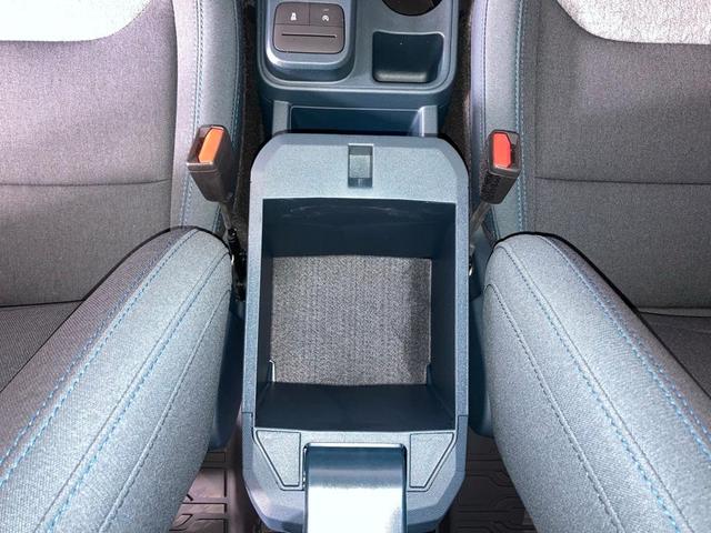 Photo of 2025 White Metallic Ford Maverick